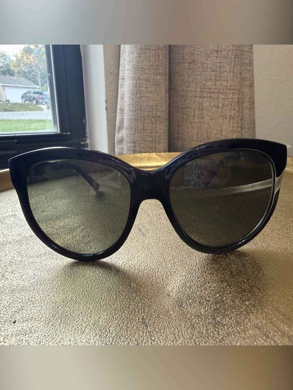 VONZIPPER CHEEKS
